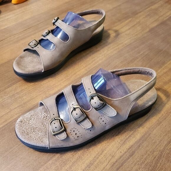 SAS Women's Size 9.5N Taupe Trio Tri-Pad Triple Strap Comfort Sandals Slingback - Picture 1 of 12